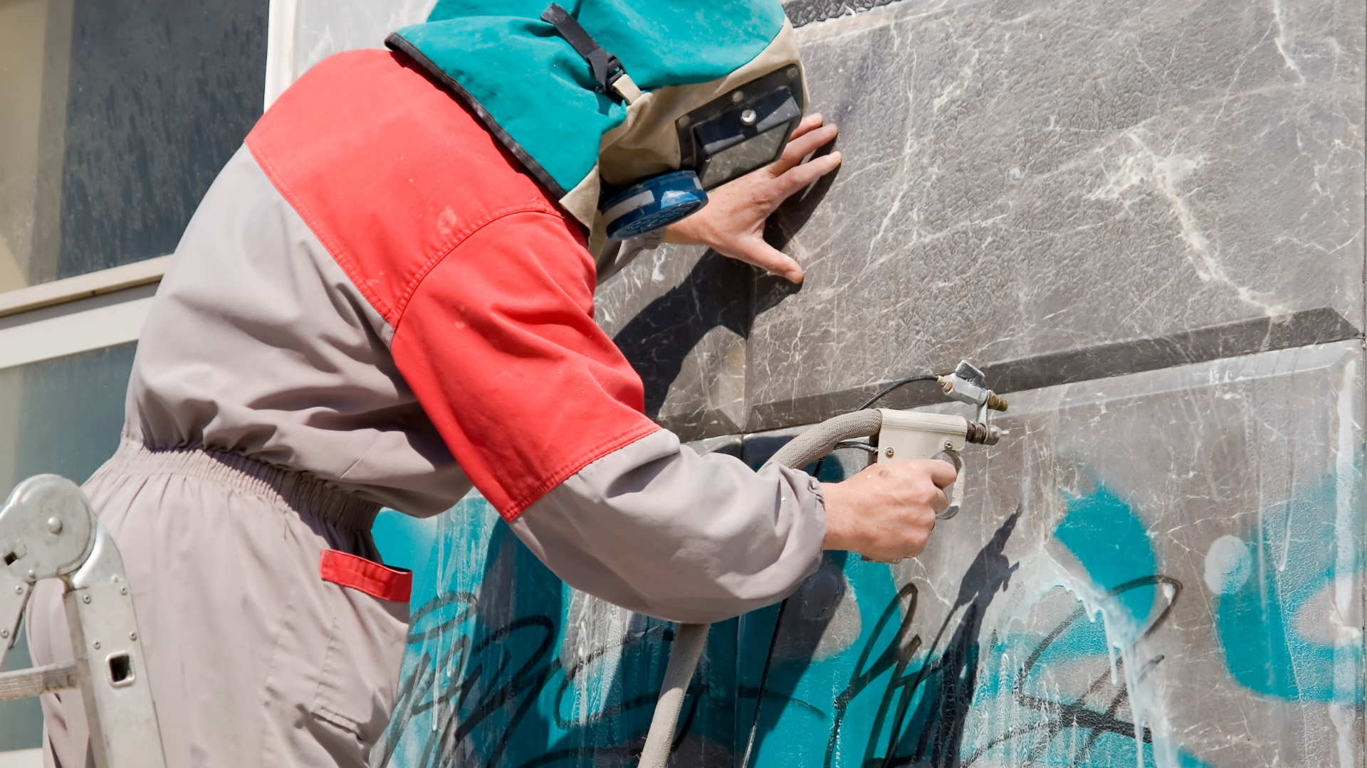 Verwijderen van graffiti en kauwgom